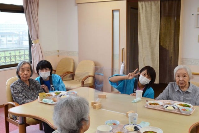 食事サービス